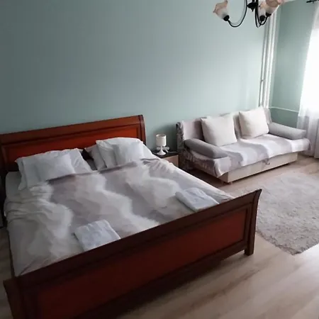 Apartmán Panel Hause Kazincbarcika Exteriér fotografie